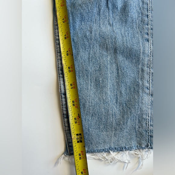 Divided Women’s Light Wash 5-Button High Rise Jeans Size 25 - Picture 6 of 7